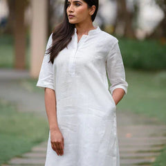 Shilpa Shetty Styled Vanilla Linen Kurta Set